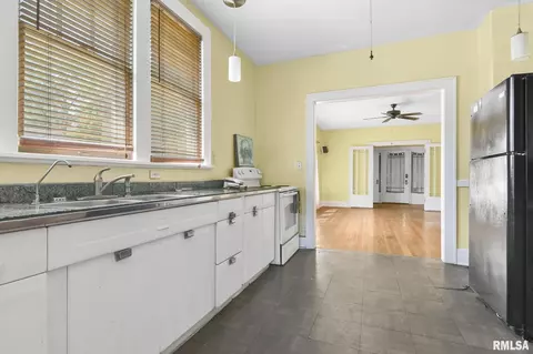 1428 S 2nd St, Springfield, IL 62703 photo 9
