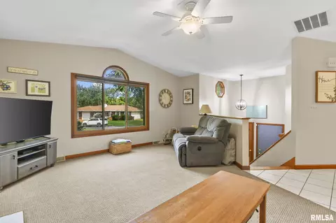 7 Sequoia Ct, Springfield, IL 62712 photo 8