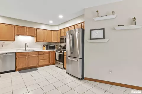 7 Sequoia Ct, Springfield, IL 62712 photo 13