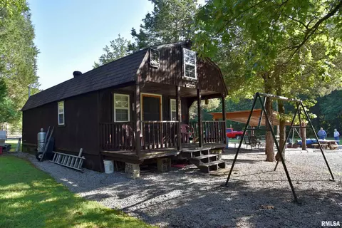 Hilltop Road, Eddyville, IL 62928