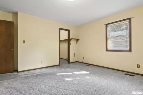 254 W Monroe St, Greenview, IL 62642 photo 12