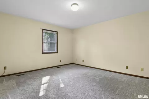 254 W Monroe St, Greenview, IL 62642 photo 14