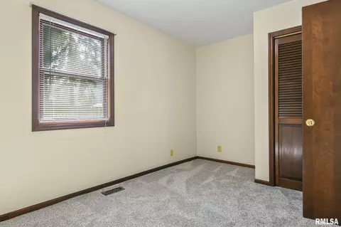 254 W Monroe St, Greenview, IL 62642 photo 9