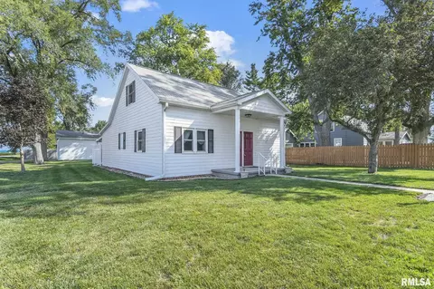 254 W Monroe St, Greenview, IL 62642
