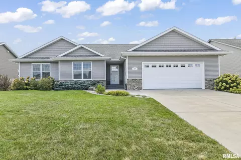 320 Hershiser Ln, Chatham, IL 62629