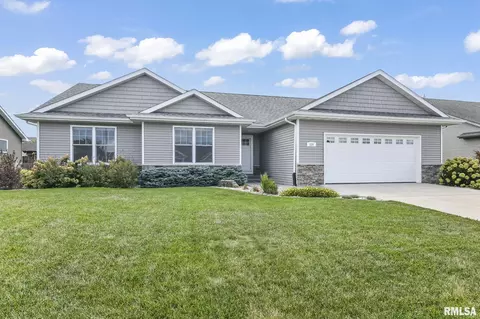 320 Hershiser Ln, Chatham, IL 62629 photo 2