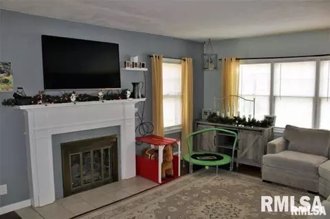 2619 S 8th St, Springfield, IL 62703 photo 3