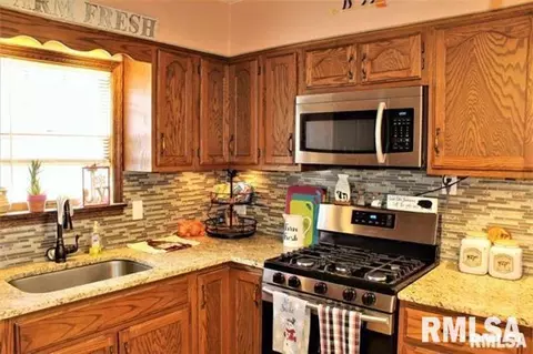 2619 S 8th St, Springfield, IL 62703 photo 8