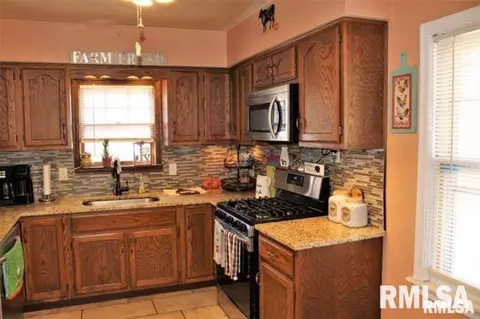 2619 S 8th St, Springfield, IL 62703 photo 6