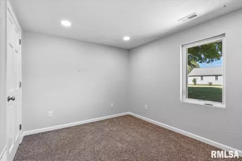 279 N Koke Mill Rd, Springfield, IL 62707 photo 20