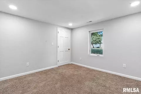 279 N Koke Mill Rd, Springfield, IL 62707 photo 23