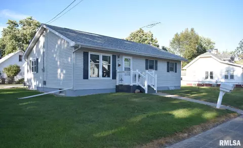 109 W Snyder St, Abingdon, IL 61410