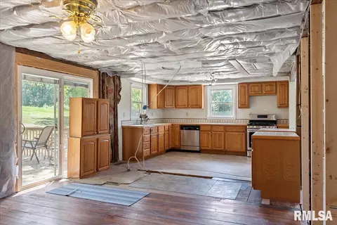 482 N John Wayne Rd, Dawson, IL 62520 photo 19