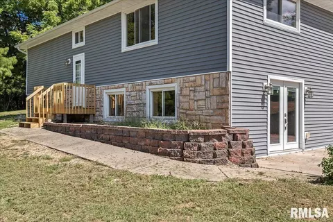482 N John Wayne Rd, Dawson, IL 62520 photo 5