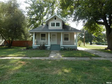 1934 Baird Ave, Galesburg, IL 61401