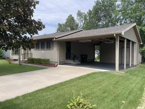 3315 E Fox Run Dr, Quincy, IL 62301 photo 4
