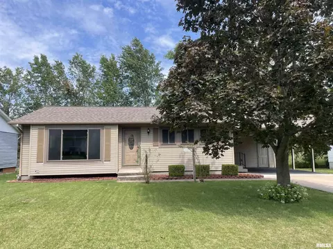 3315 E Fox Run Dr, Quincy, IL 62301 photo 2
