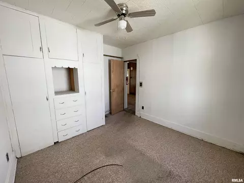 321 N Monroe St, Macomb, IL 61455 photo 9