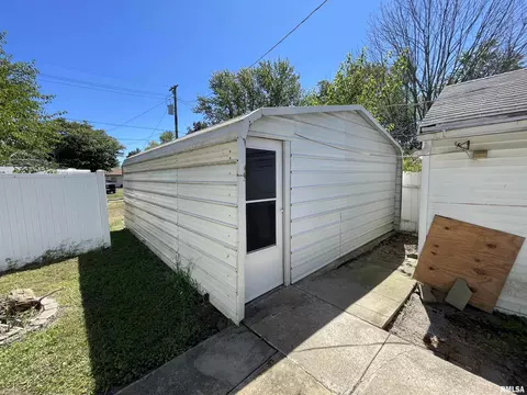 321 N Monroe St, Macomb, IL 61455 photo 15