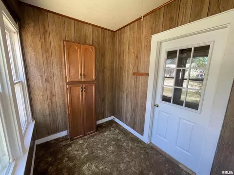 321 N Monroe St, Macomb, IL 61455 photo 3