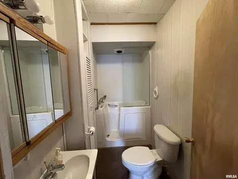 321 N Monroe St, Macomb, IL 61455 photo 7