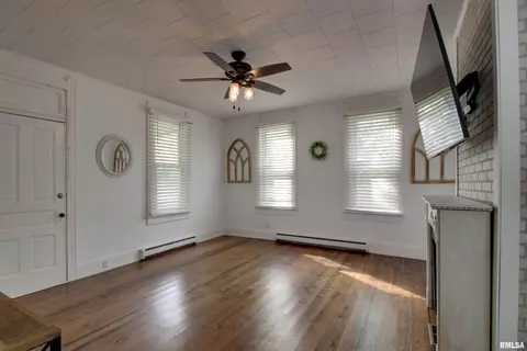 9803 Columbus Rd, Fowler, IL 62338 photo 5