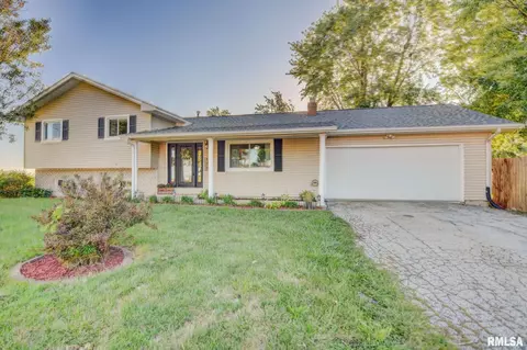 475 Murray Hill St, Tovey, IL 62570