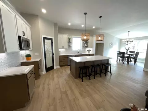 1500 Dearborn Dr, Springfield, IL 62711 photo 8
