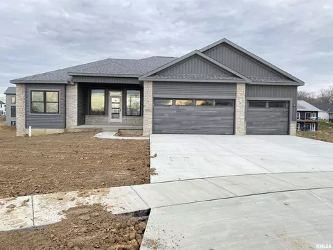 1915 Athena Ct, Chatham, IL 62629