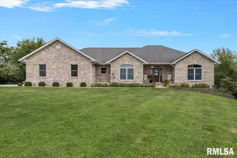 701 Timber Ridge Rd, Mechanicsburg, IL 62545