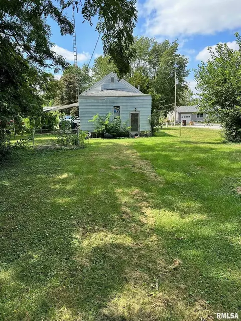 1422 Cindy Ln, Taylorville, IL 62568
