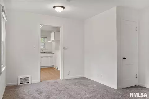 3237 Sheridan St, Springfield, IL 62703 photo 5