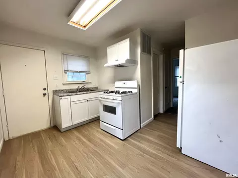 3237 Sheridan St, Springfield, IL 62703 photo 9