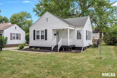 3237 Sheridan St, Springfield, IL 62703 photo 2
