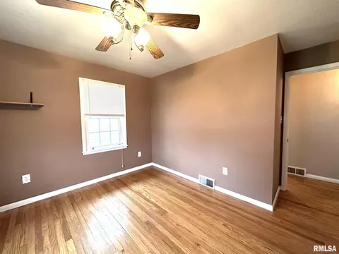 809 N Washington St, Abingdon, IL 61410 photo 24