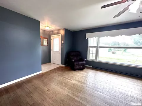 809 N Washington St, Abingdon, IL 61410 photo 12