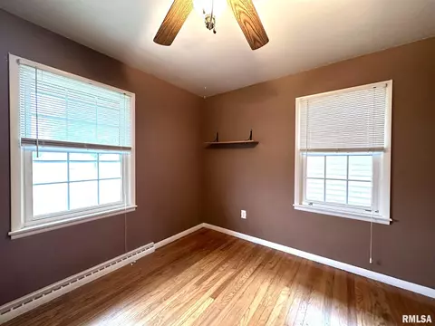 809 N Washington St, Abingdon, IL 61410 photo 22