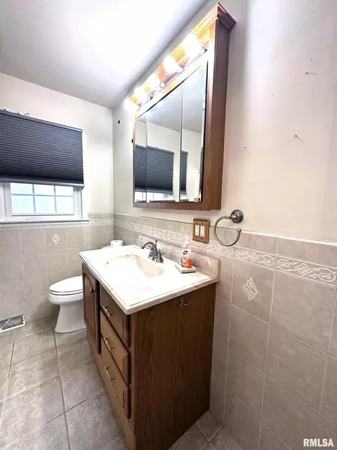 809 N Washington St, Abingdon, IL 61410 photo 20