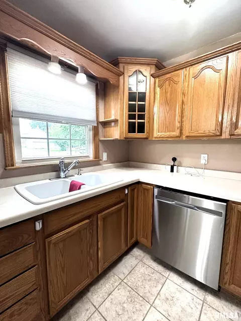 809 N Washington St, Abingdon, IL 61410 photo 16