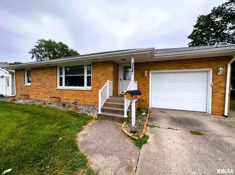 809 N Washington St, Abingdon, IL 61410 photo 4