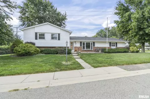 44 Eton Dr, Springfield, IL 62702 photo 2