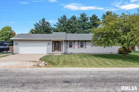 1101 Monroe St, Pawnee, IL 62558