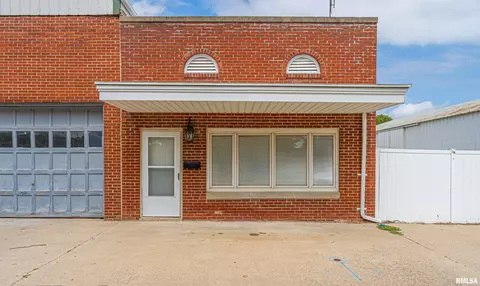 111 E Jefferson St, Mount Pulaski, IL 62548