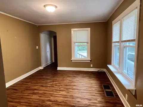 2641 S 11th St, Springfield, IL 62703 photo 3