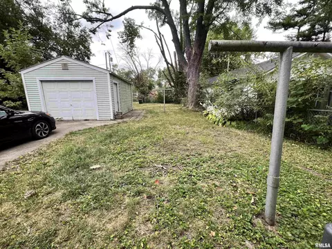 2641 S 11th St, Springfield, IL 62703 photo 11