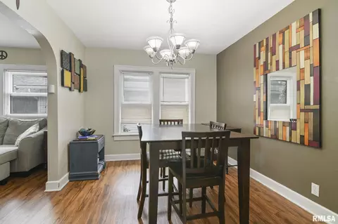 2437 S 4th St, Springfield, IL 62703 photo 5