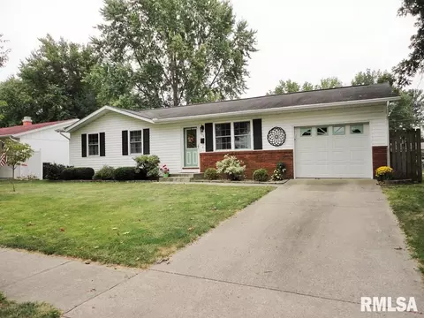 808 E Heights Ave, Taylorville, IL 62568