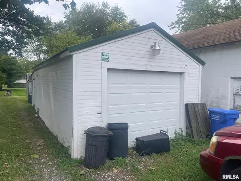 604 Washington St, Athens, IL 62613 photo 4