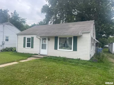 604 Washington St, Athens, IL 62613