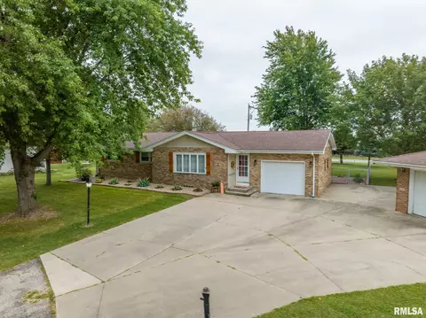 21 Maple Ct, Galesburg, IL 61401